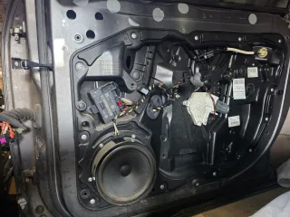 7P6837462 Стеклоподъемник правый передний Volkswagen Touareg 2 Арт 115450070, вид 1
