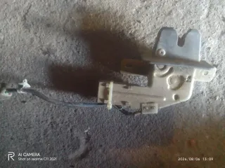 Замок крышки багажника Kia Clarus Арт 115488009, вид 2