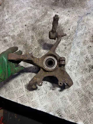  Кулак поворотный передний правый Volkswagen Golf 2 Арт 115495523, вид 2