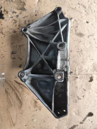 8200100148 Кронштейн компрессора кондиционера Renault Scenic 2 Арт MT29103668, вид 2