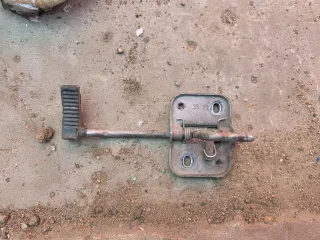 7C0823186 Крюк капота Volkswagen Crafter 2 Арт 115690672, вид 1