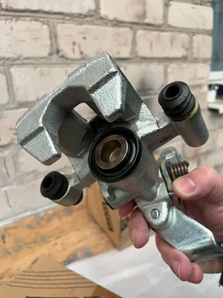 GAYE2671XB Суппорт тормозной задний левый Mazda 626 GE Арт 115737130, вид 2