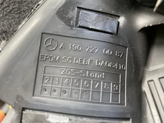 A1907270087 Уплотнитель двери передней правой Mercedes AMG GT c190 Арт 116175382, вид 5