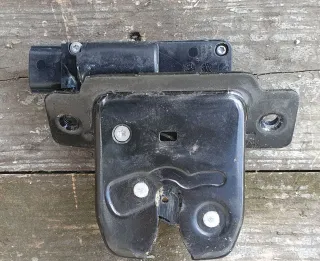 905026RR1A,3053395,3057548 Замок крышки багажника Nissan Rogue 3 Арт 21690, вид 2