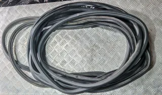  Уплотнитель багажника Peugeot 4007 Арт 116352351, вид 1