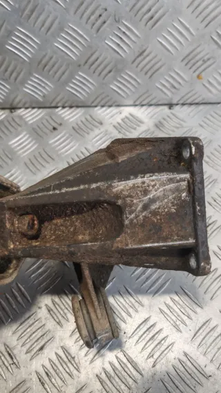 4A0399114C Кронштейн КПП Audi A6 C4 (S6,RS6) 2.5л tdi Арт 116355981, вид 7