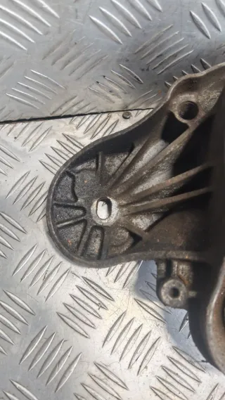 4F0199351S Кронштейн стабилизатора Audi A6 C6 (S6,RS6) Арт 116356413, вид 2