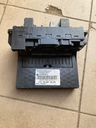 2035453601 Блок предохранителей Mercedes C W203 Арт 117232580, вид 1