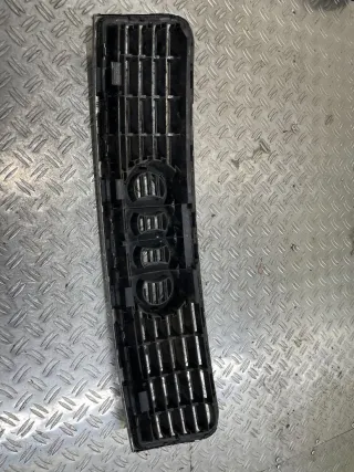 8E0853651 Решетка радиатора Audi A4 B6 Арт M072, вид 2