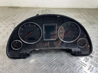 8E0920900F  Щиток приборов (приборная панель) Audi A4 B6 Арт M073, вид 1