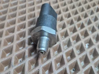 A0041531528,0281002239 Датчик давления топлива Mercedes C W203 2.2л Арт 102166, вид 3