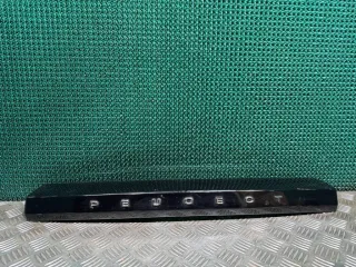 98338259 Накладка двери (крышки) багажника Peugeot 2008 Арт G24680, вид 1
