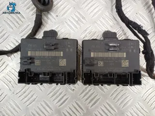 4M8861333, 4M8861334, 4M8867303E, 4M8867304E, 4M8861963, 4M8861964, 4M1959795D, 4M8971687KC, 4M8861951, 4M8861952 Шторка двери Audi Q8 Арт 39940, вид 12