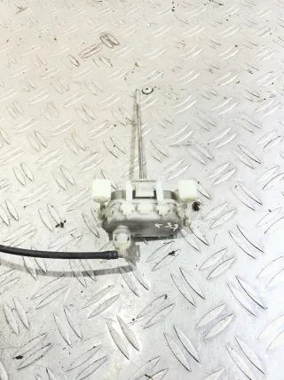 8D0862153  Активатор замка крышки топливного бака Audi A4 B5 Арт M165, вид 2