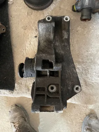  Кронштейн генератора Volkswagen Polo 3 1.4л инжектор Арт 120465858, вид 1