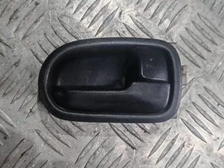  Ручка внутренняя передняя правая Mazda 323 BA Арт 120479372, вид 1