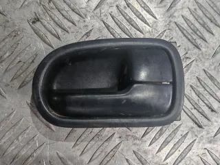  Ручка внутренняя задняя правая Mazda 323 BA Арт 120479373, вид 1
