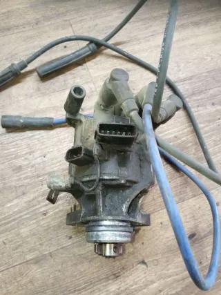  Распределитель зажигания (трамблер) Mazda 323 BA 1.3л i Арт 39976357, вид 1
